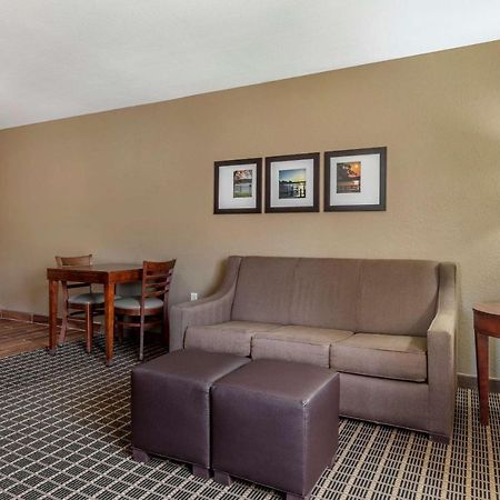 Comfort Suites Delavan - Lake Geneva Area Exterior foto