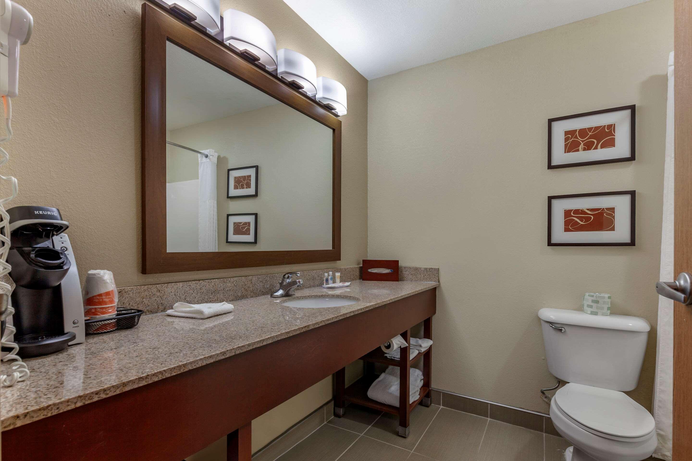 Comfort Suites Delavan - Lake Geneva Area Exterior foto