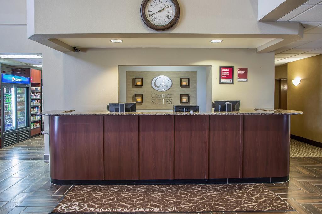 Comfort Suites Delavan - Lake Geneva Area Exterior foto