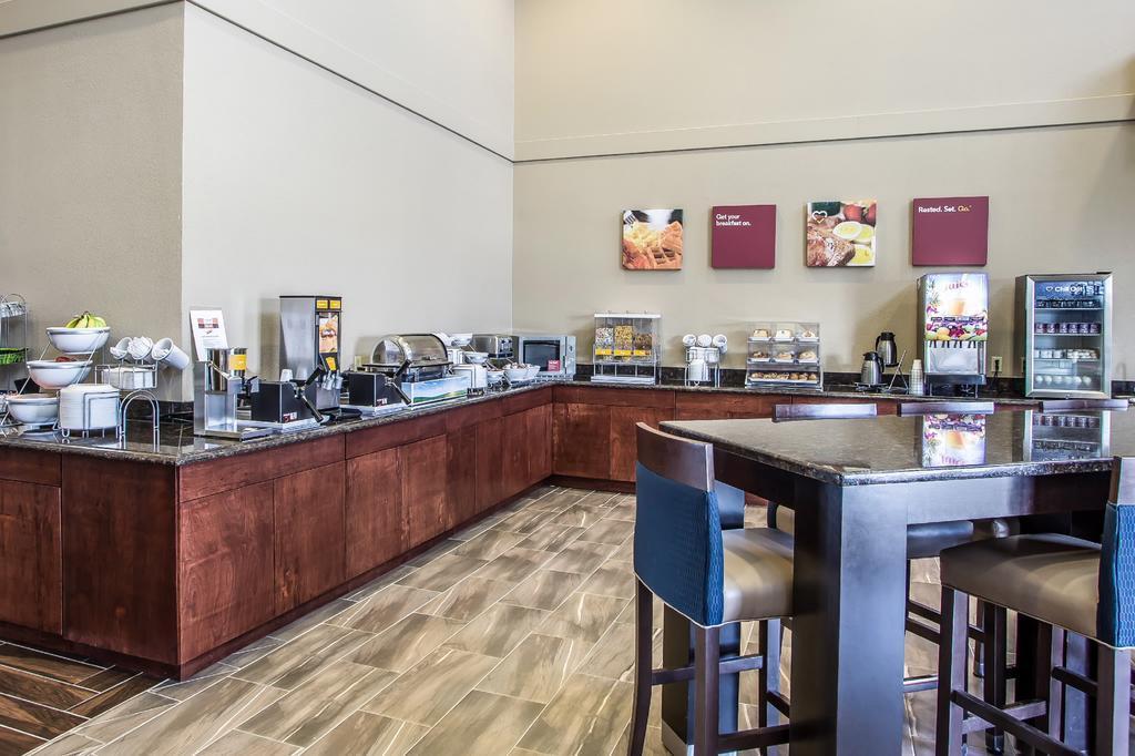 Comfort Suites Delavan - Lake Geneva Area Exterior foto