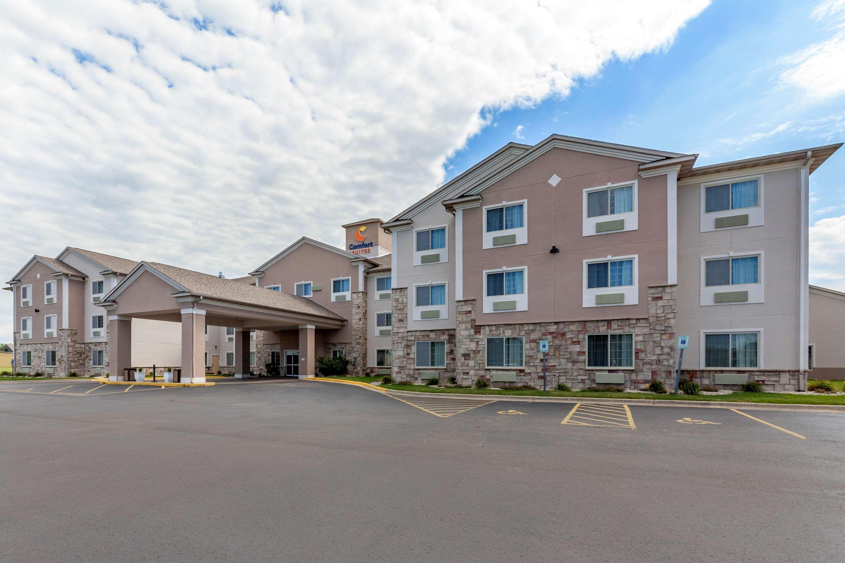 Comfort Suites Delavan - Lake Geneva Area Exterior foto