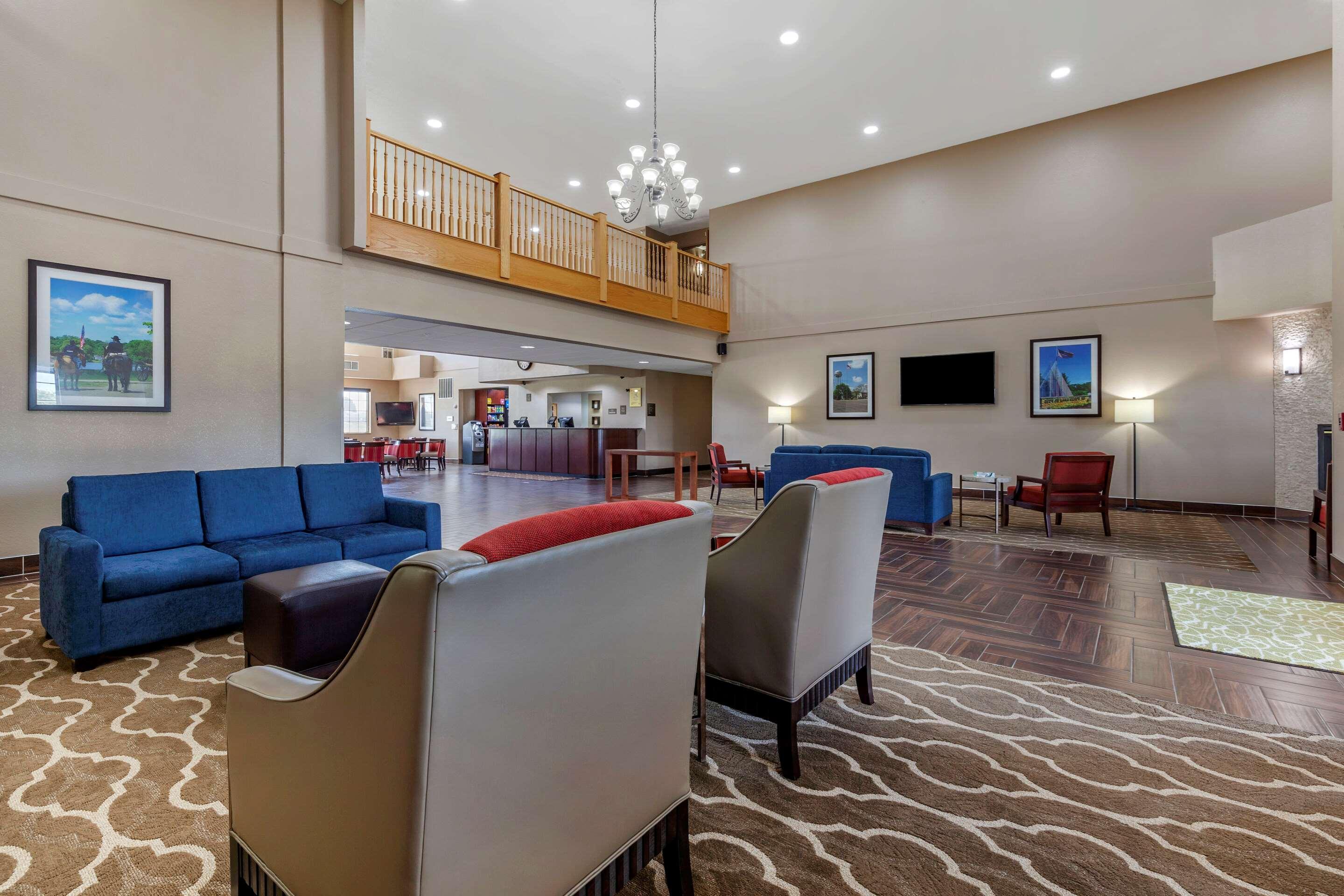 Comfort Suites Delavan - Lake Geneva Area Exterior foto